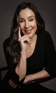 The Visa Girl, Lily Malekyazdi